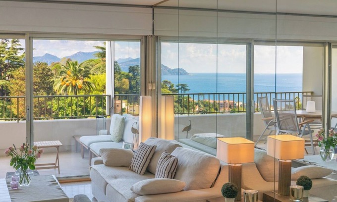 La Croix des Gardes Apartment | Riviera Escape – Sea View, Pool & Tennis