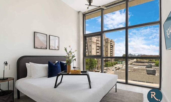 Little Haiti House | Roami | 10 min walk to Biscayne Plaza
