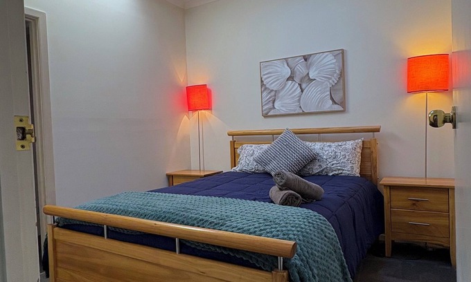 Portland House | Roantree House 4BR Secure yard Most Central