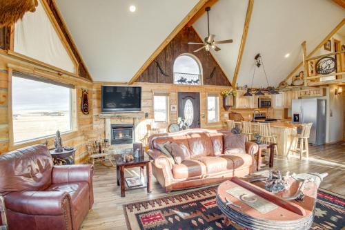 Roberts House | Roberts Home with Western Decor and Mountain Views!