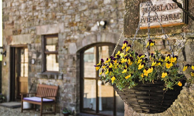 Winkhill Cottage | ROBIN COTTAGE, pet friendly, character holiday cottage in Winkhill