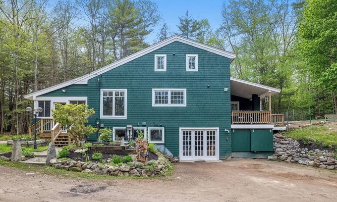 Meredith House | Robin Way: Woods, Pond & Peace ‒ 3BR Private Acreage in Meredith