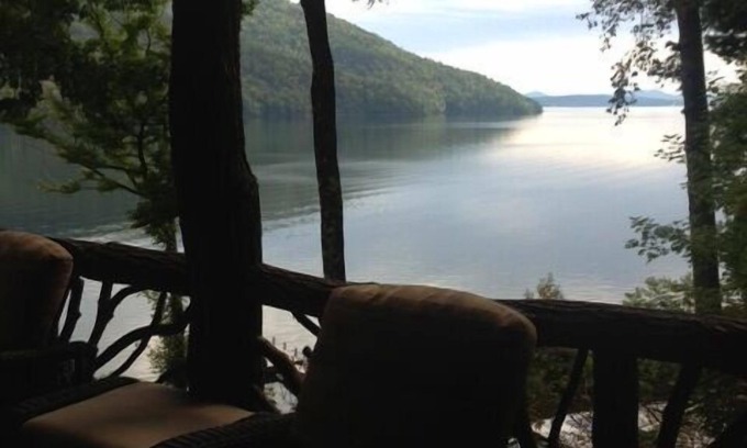 Salem House | Robinson Lake Front Lodge on Lake Jocassee