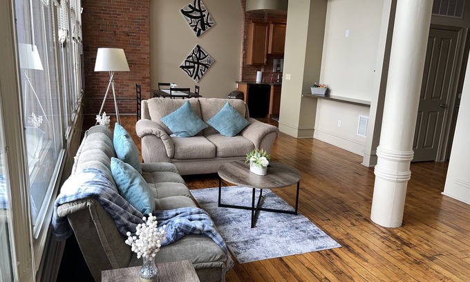 Central Business District Apartment | Rochester Luxury Settings—5 min from Hospital/Business/Entertainment Places