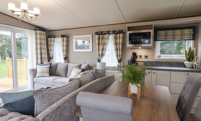 Flamborough Cottage | ROCK ON TOMMY, pet friendly, character holiday cottage in Bridlington