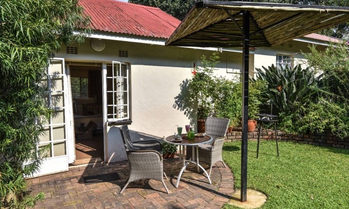 Muldersdrift House | Rockfig Cottage for 2 people with wonderful private terrace in garden!