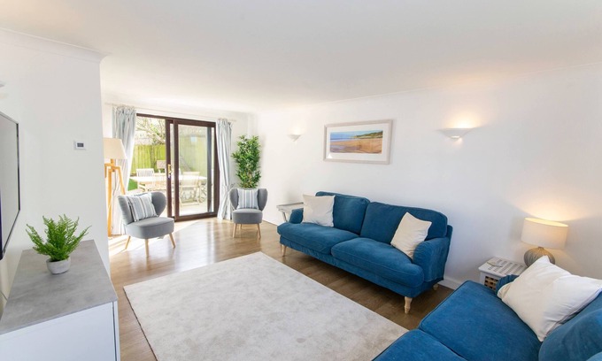 Croyde Cottage | Rockpool |Sleeps 8 Seaside Retreat Walk to Beach