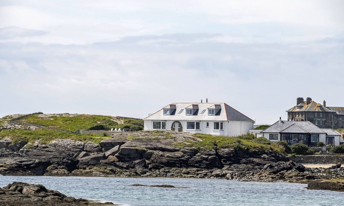 Trearddur Bay Apartment | Rockside, Trearddury Bay