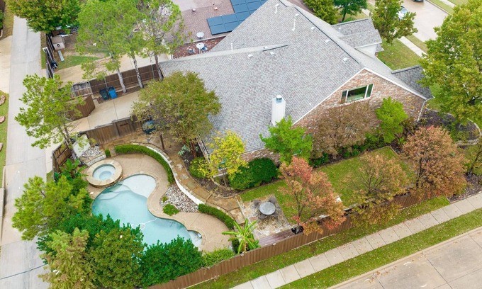 Rockwall House | Rockwall Urban Oasis- 3600sqft -Pool/Spa/Game Room/Office-Overlooks Lake/Park