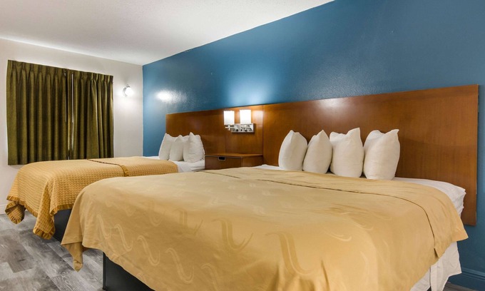 Broken Bow Hotel | Rodeway Inn Broken Bow - Hochatown