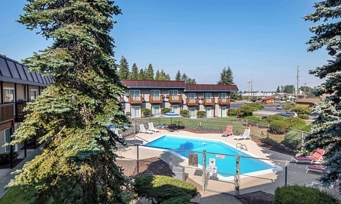 Enumclaw Hotel | Rodeway Inn Enumclaw Mount Rainier-Crystal Mountain Area