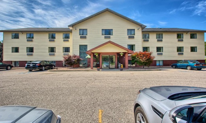 Whitehall Hotel | Rodeway Inn