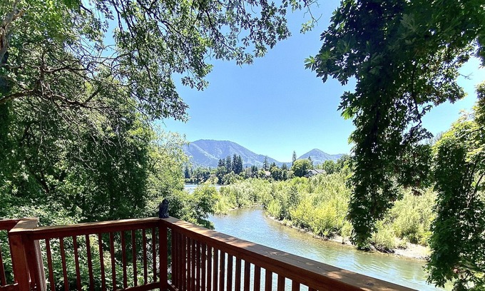 Grants Pass House | Rogue River- Luxury Retreat!