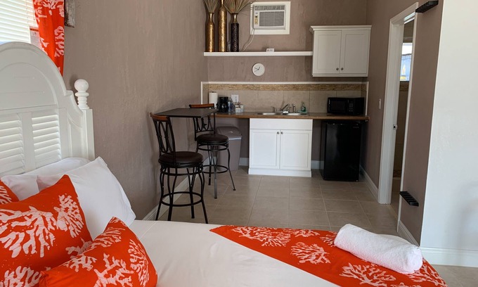 Andros Town Cottage | Rolle's Place Cabanas/Fresh Creek Property on Andros! WIFI/Cable/Kitchen/AC