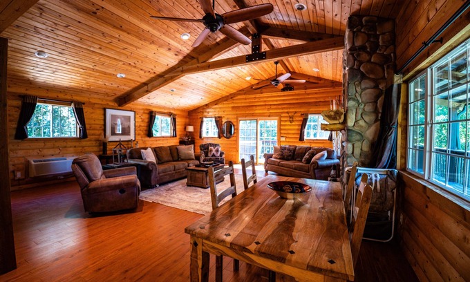 Ferryville Cabin | Romantic Cabin: Secluded Woods, Hot Tub, and Privacy in the Driftless Region.