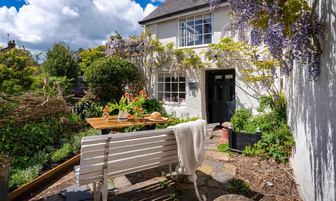 Ashprington Cottage | Romantic cottage, dog friendly, in quiet village setting with a pub close by.