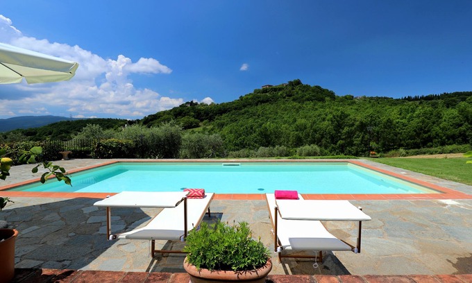 Radicondoli House | Romantic cottage with private pool and garden.