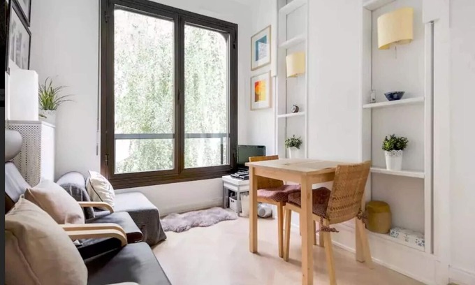 Porte-Dauphine Apartment | Romantic garden view near Champs Elysées