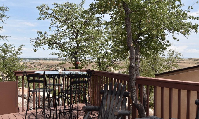 Prescott Cottage | Romantic Getaway with Mind Blowing Views!