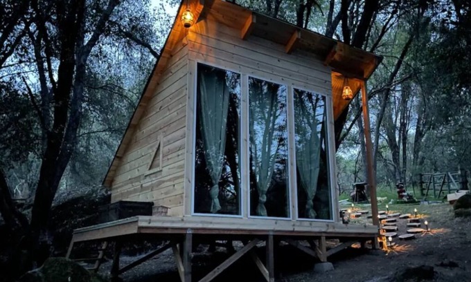 Oakhurst Cabin | Romantic Glamping by Yosemite!