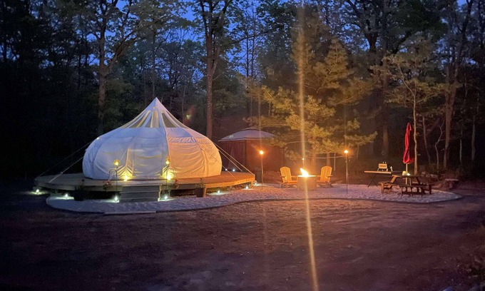 Muskegon RV Rental | Romantic glamping on a 60 acre horse farm.
