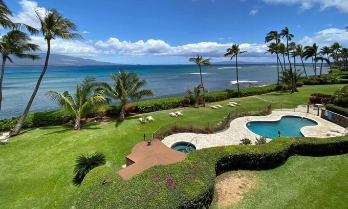 Maalaea Condo | Romantic Stunning Oceanfront Views, Pool, Hot Tub