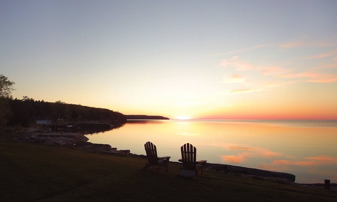 Gills Rock Cottage | Romantic Waterfront Suite With Amazing Water Views, Hedgehog unit