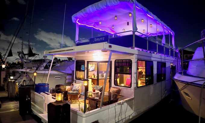 Nurmi Isles Boat Rental | Romantic Yacht Retreat Walk to Boat Show, FLIBS