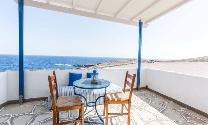 Herronisos Hotel | Romanza