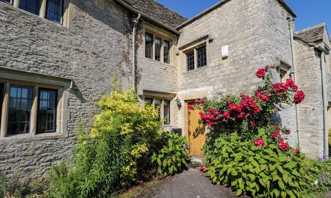 Burford Cottage | ROOD COTTAGE, pet friendly, character holiday cottage in Burford
