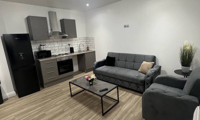 Liverpool Apartment | Roof Terrace | W/M | Smart TV | Free Parking