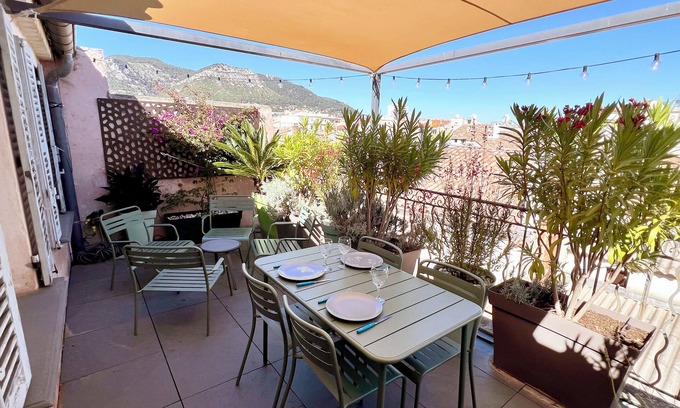 Old Town Apartment | Rooftop apartment with terrace - Toulon center