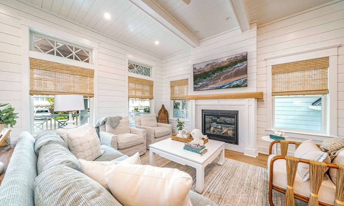 South End House | Rooftop Deck & Ocean Views—Luxury 5BR/4.5BA Single Family, Across from Beach!