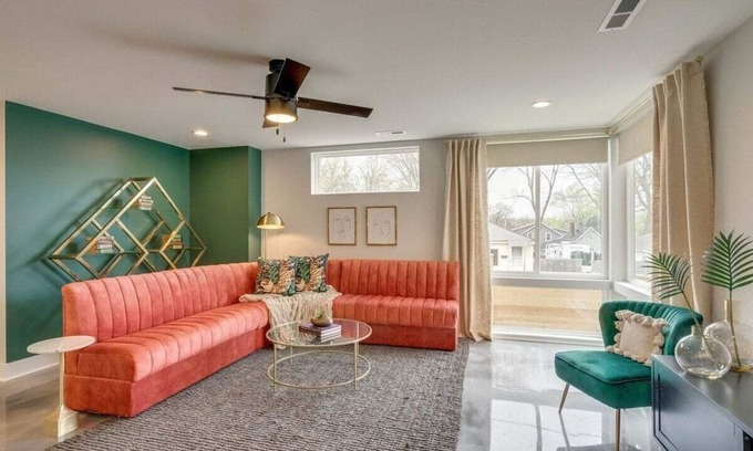 East Nashville House | Rooftop Fire Pit & Cocktail Bar | Sleeps 12 |