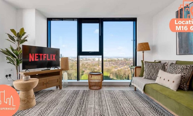 Old Trafford Apartment | Rooftop Flat Stunning City View by City SuperHost