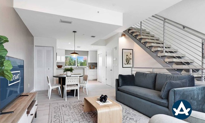 North Beach House | Rooftop | Hot Tub | Near Beach | 6BR | Harding Ave
