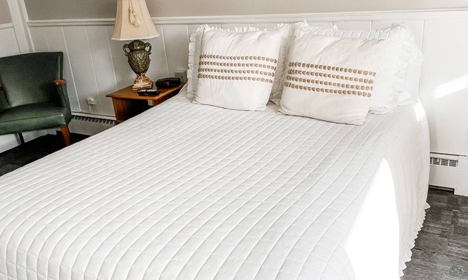 Whitehall Apartment | Room #13