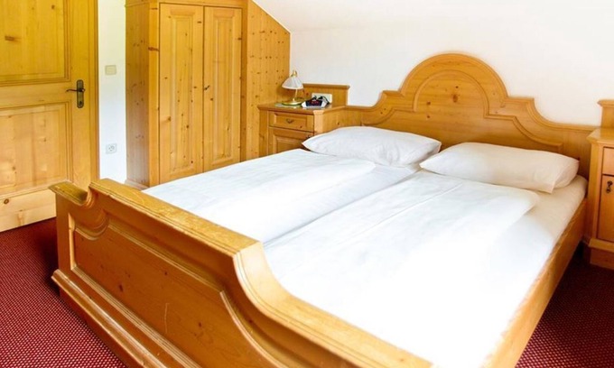 Weissenbach Bed & Breakfast | Room 23 - Suite with bathroom, WC - Dorf Café