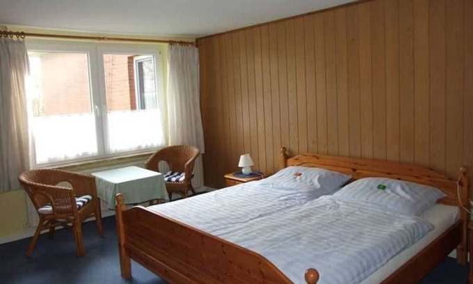 Friedrichskoog Bed & Breakfast | Room 4 Double Room - Pension Bed & Breakfast behind the North Sea dike