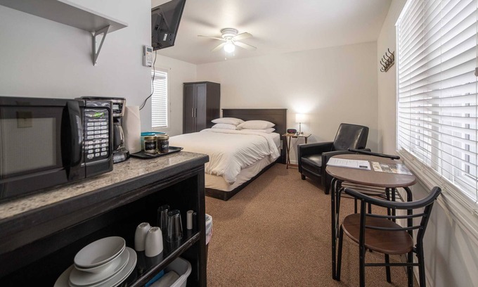 Indian River House | Room 9 at Inland Lakes Motel, Indian River, MI