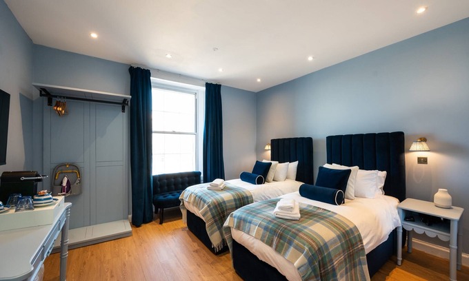 New Town House | Room 9 Summary: No. 5