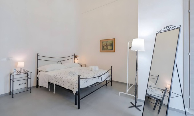 Ragusa Apartment | Room 'Al 214 - Double' with Balcony, Wi-Fi and Air Conditioning