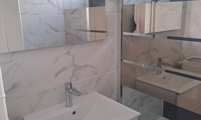 Thiais Apartment | Room at 7 minute areport d'orly