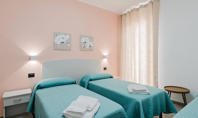 Castelvetrano Apartment | Room 'Camera 4' with Shared Terrace, Wi-Fi and Air Conditioning