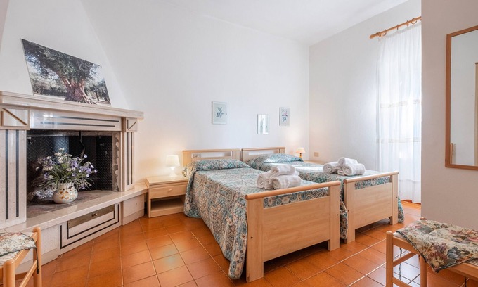 Sorano Apartment | Room 'Camera Sud' with Shared Pool, Shared Terrace and Wi-Fi