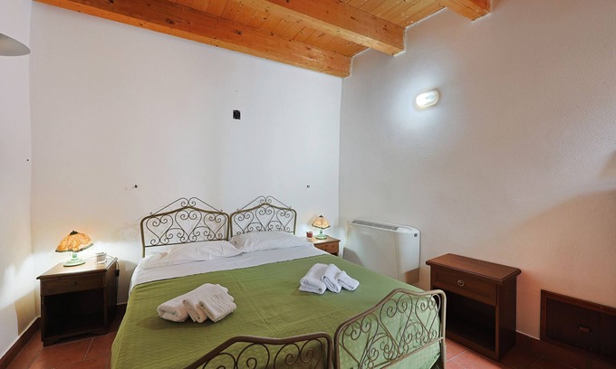 San Marco d'Alunzio Apartment | Room 'Casa Del Pensatore' with Balcony