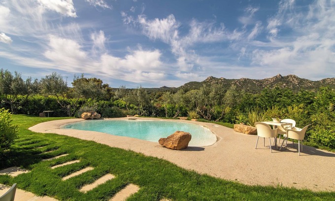 Su Canale Apartment | Room 'Dalia' with Mountain View, Wi-Fi and Air Conditioning