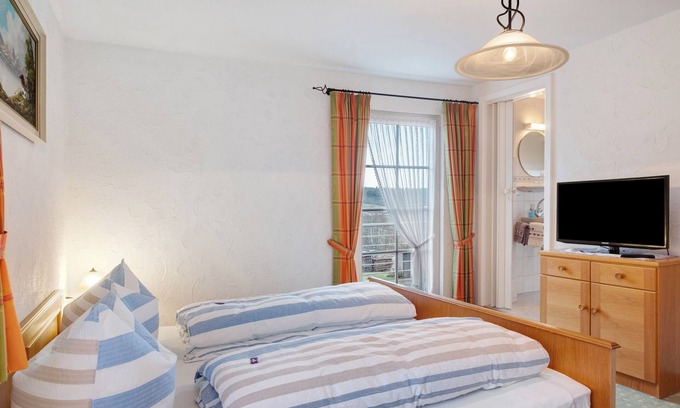 Saig Apartment | Room 'Doppelzimmer 1' with Shared Terrace, Balcony and Wi-Fi