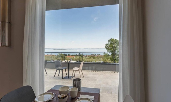 Moniga del Garda Bed & Breakfast | Room in B&B - Insula Felix - Deluxe Double Room With Balcony and Sea View