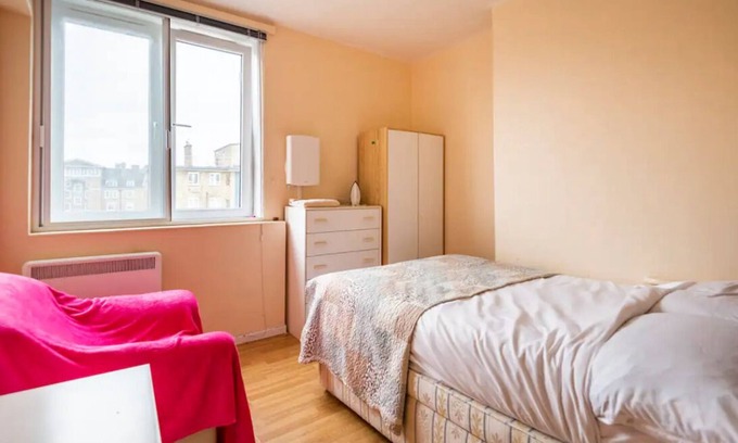 Euston Bed & Breakfast | Room in Central London